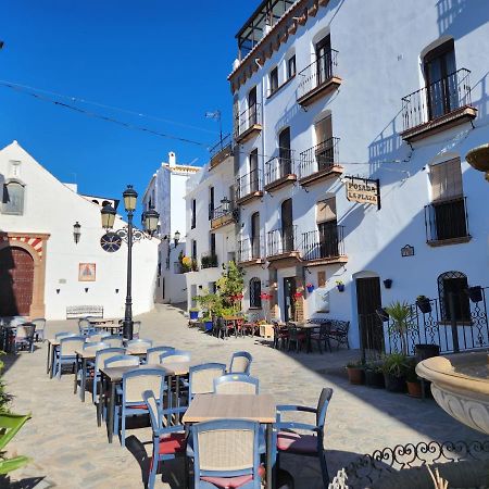 Posada La Plaza Canillas de Albaida Exterior photo